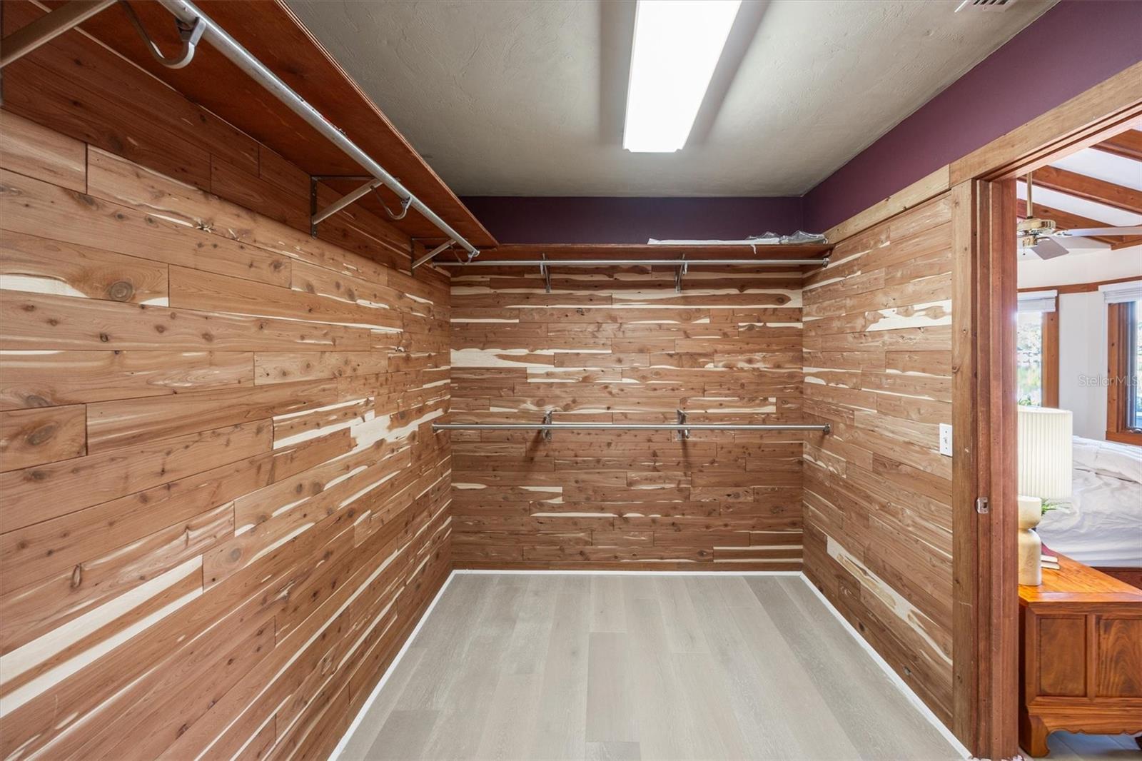 Image 32 of 65 For 25608 Devonia Street