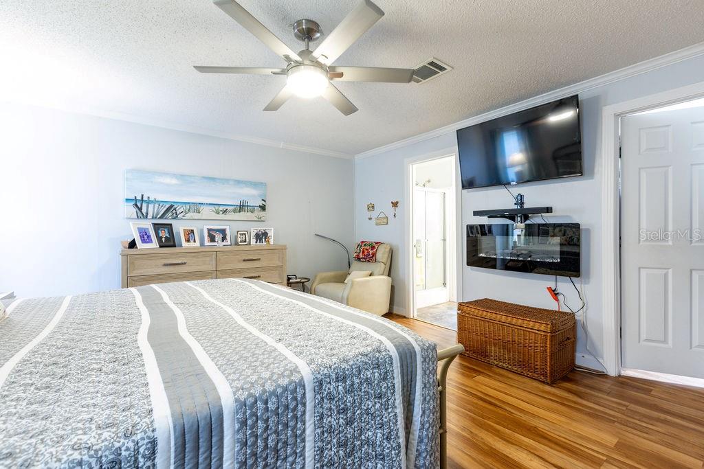 Image 38 of 49 For 2099 83rd Terrace