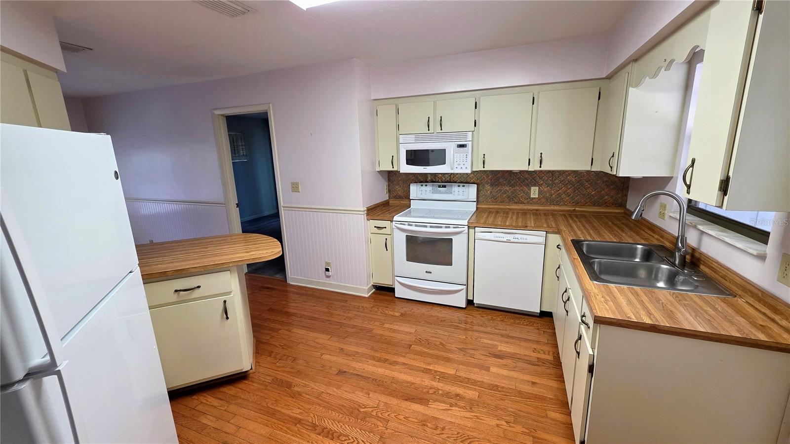 Image 3 of 14 For 3886 86th Boulevard