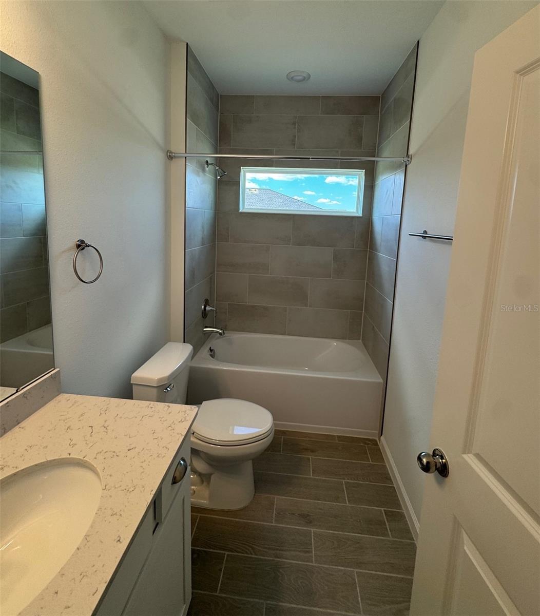 Image 12 of 19 For 13717 Convergence Boulevard