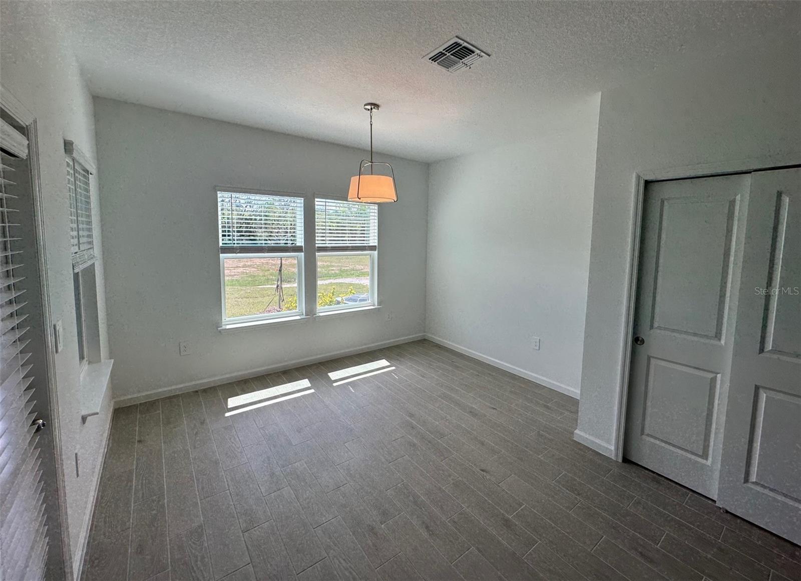 Image 15 of 19 For 13717 Convergence Boulevard