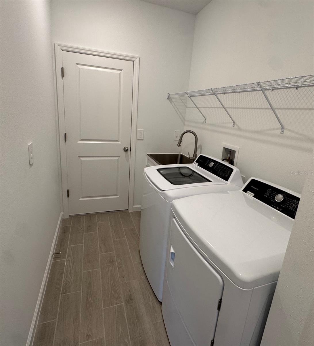 Image 17 of 19 For 13717 Convergence Boulevard