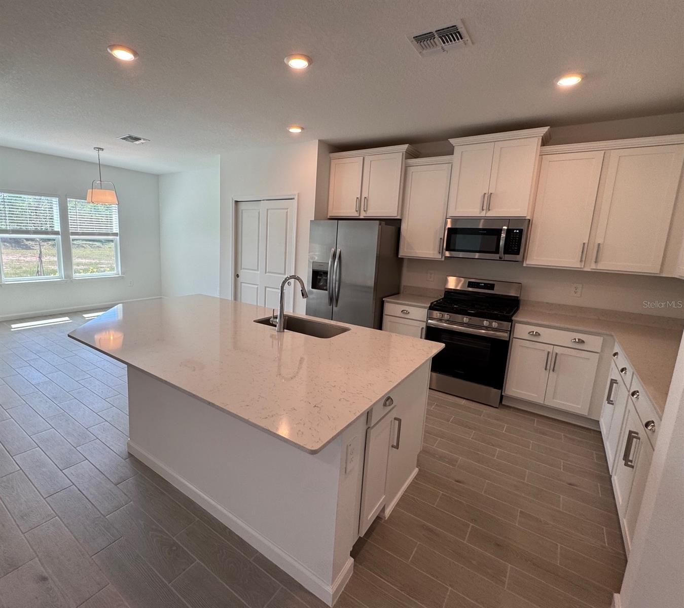 Image 2 of 19 For 13717 Convergence Boulevard