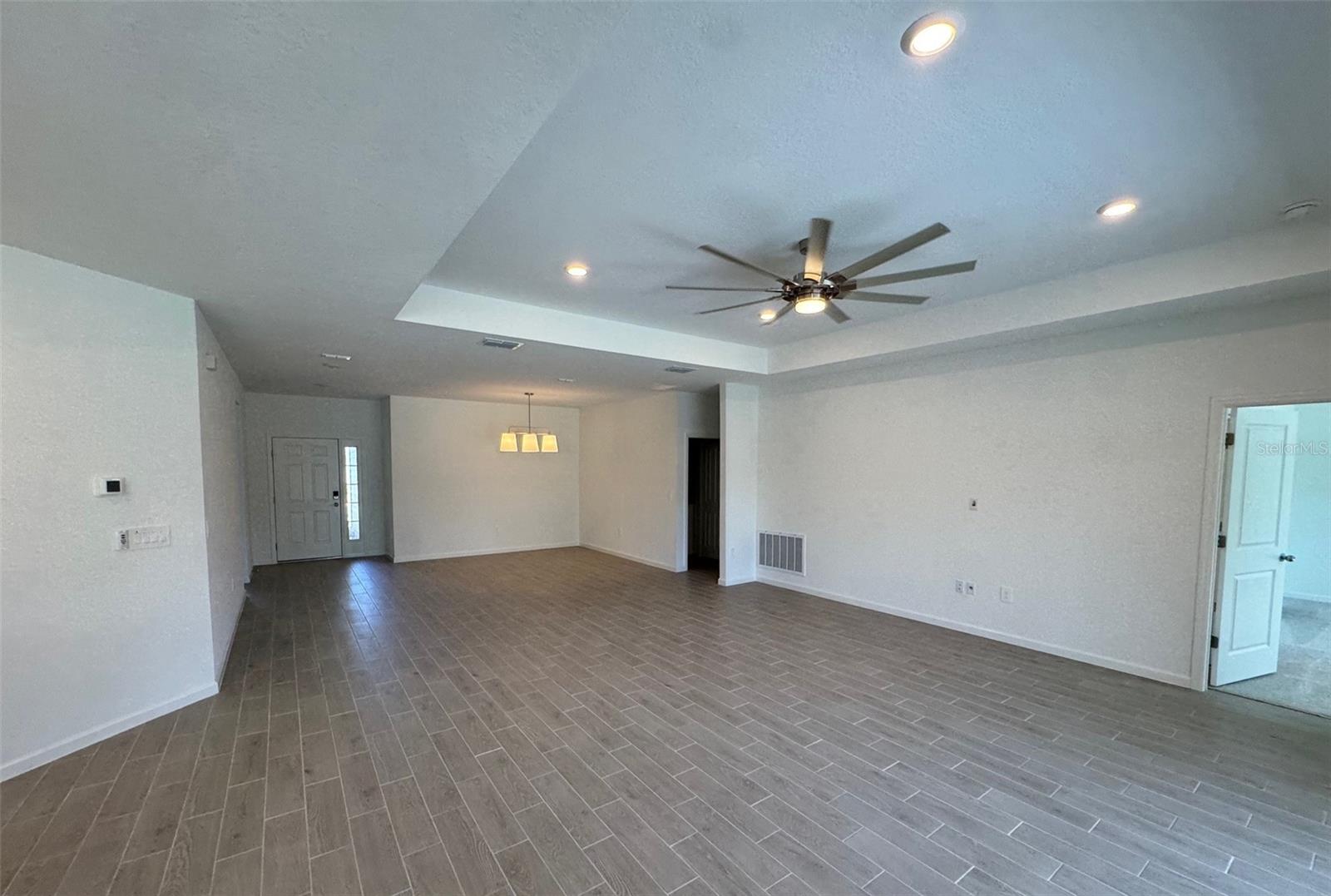 Image 6 of 19 For 13717 Convergence Boulevard