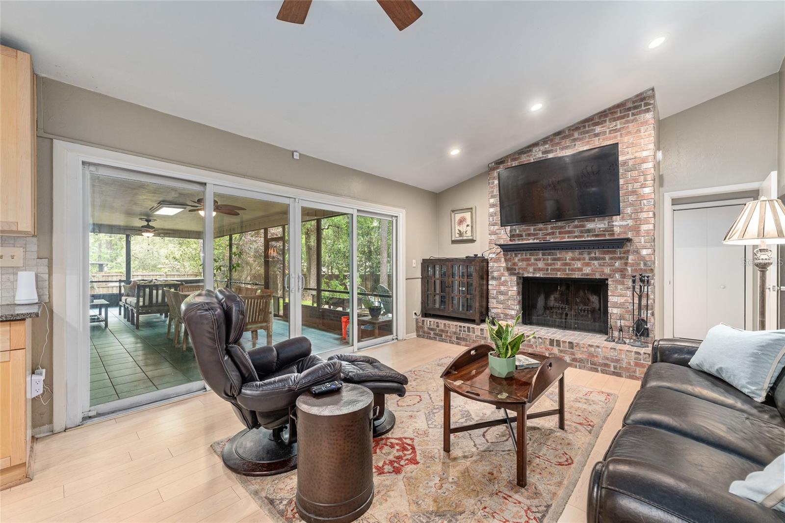 Image 18 of 56 For 2725 38th Street