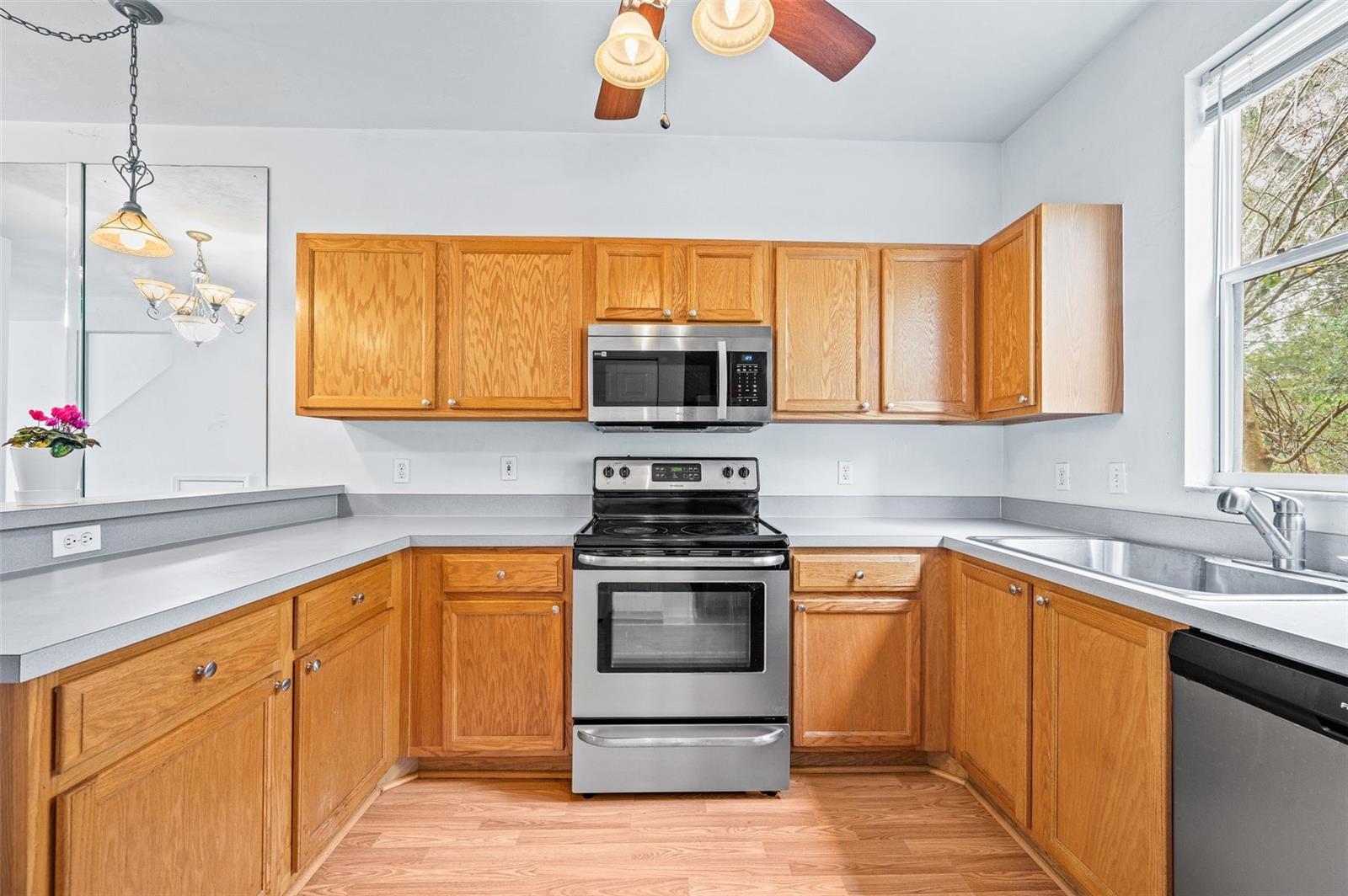 Image 13 of 32 For 3970 20th Avenue 903