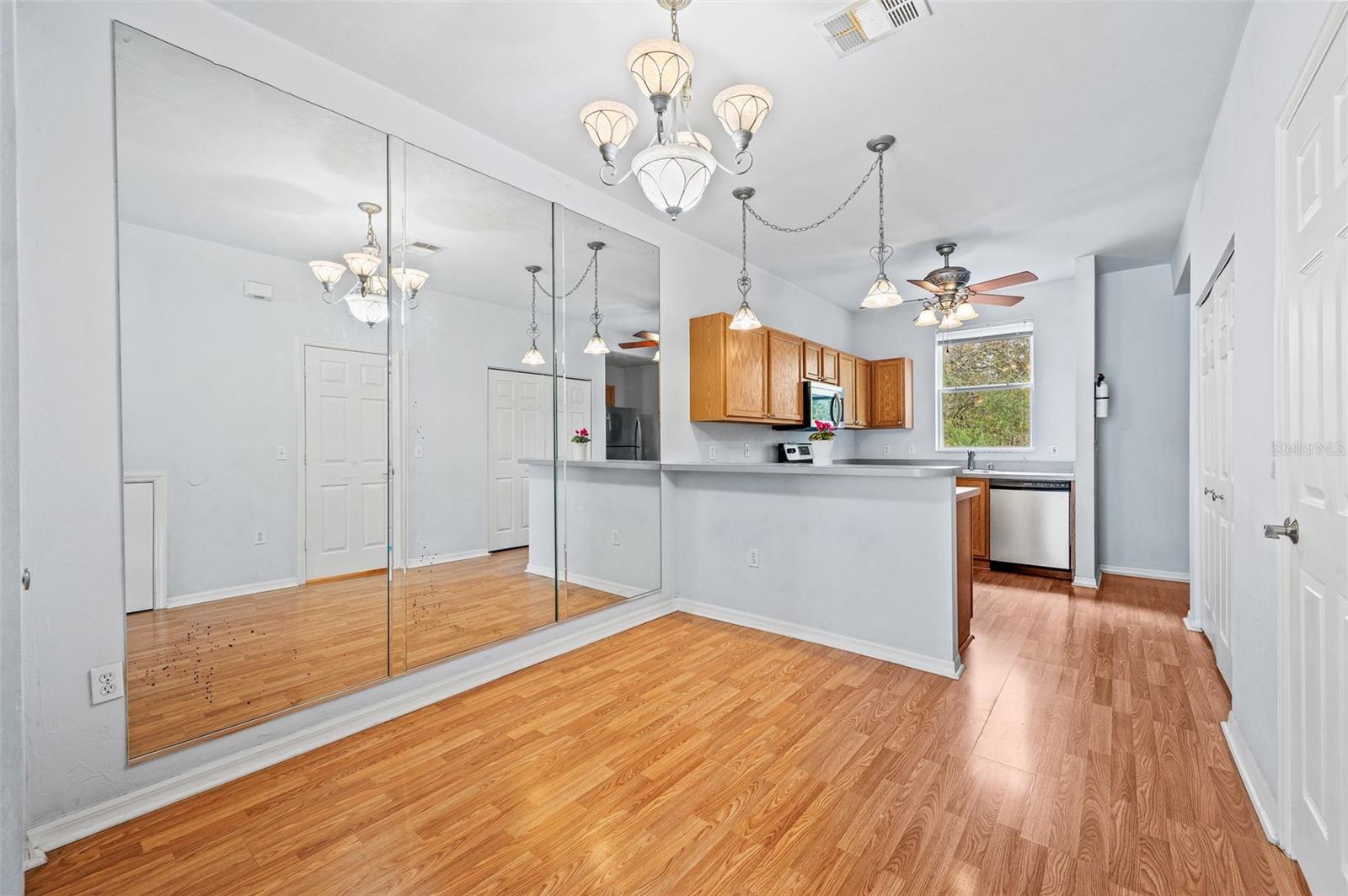 Image 8 of 32 For 3970 20th Avenue 903