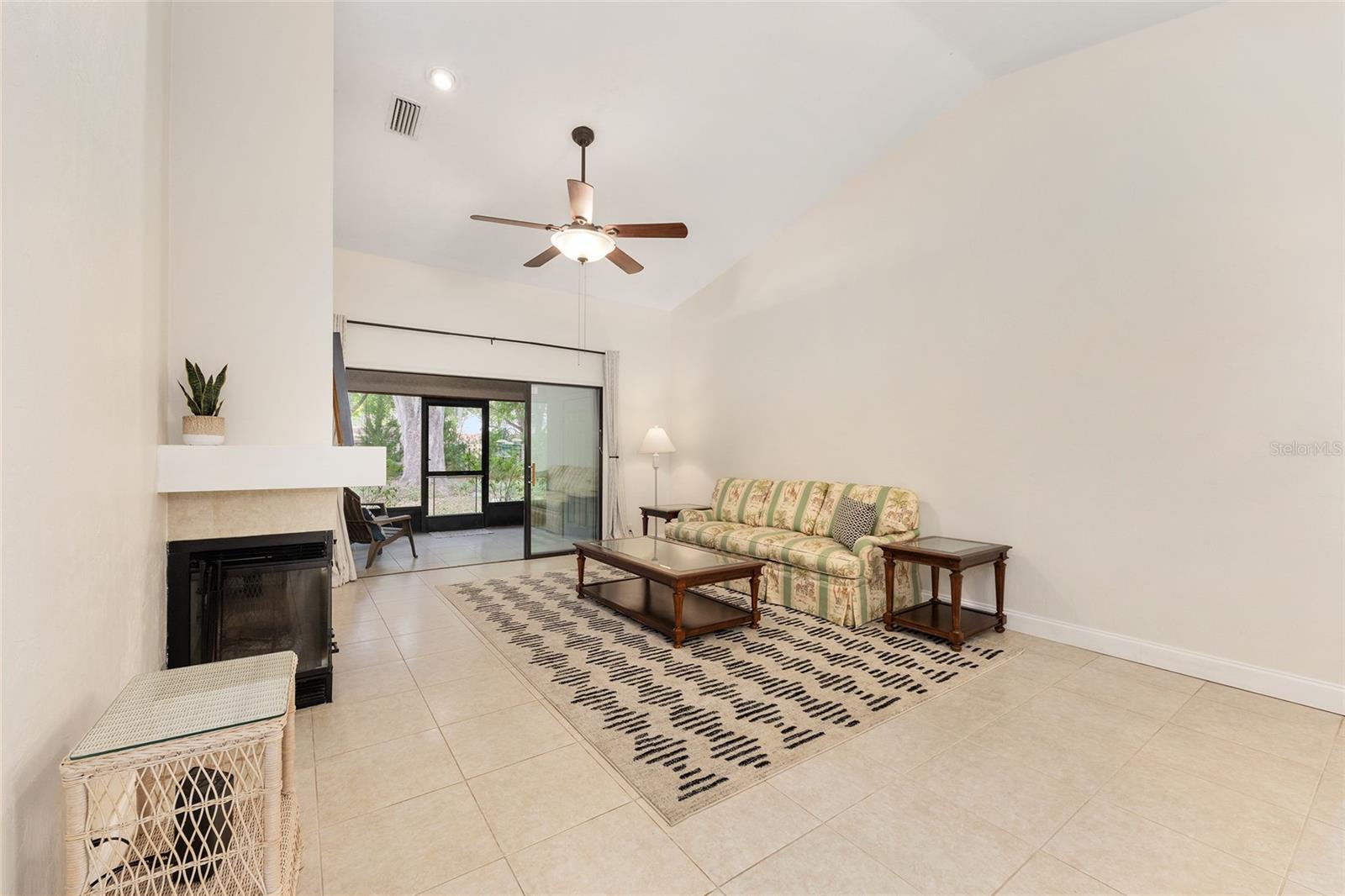 Image 10 of 42 For 3928 23rd Circle