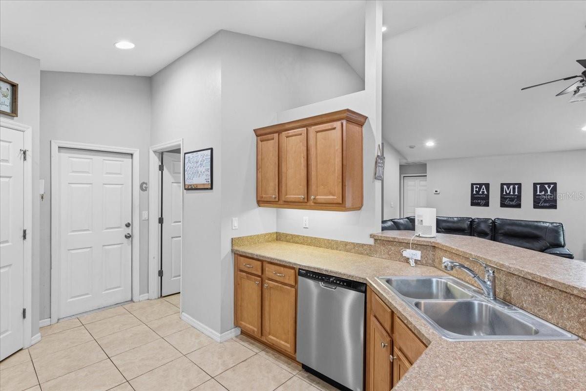 Image 11 of 32 For 934 255th Way