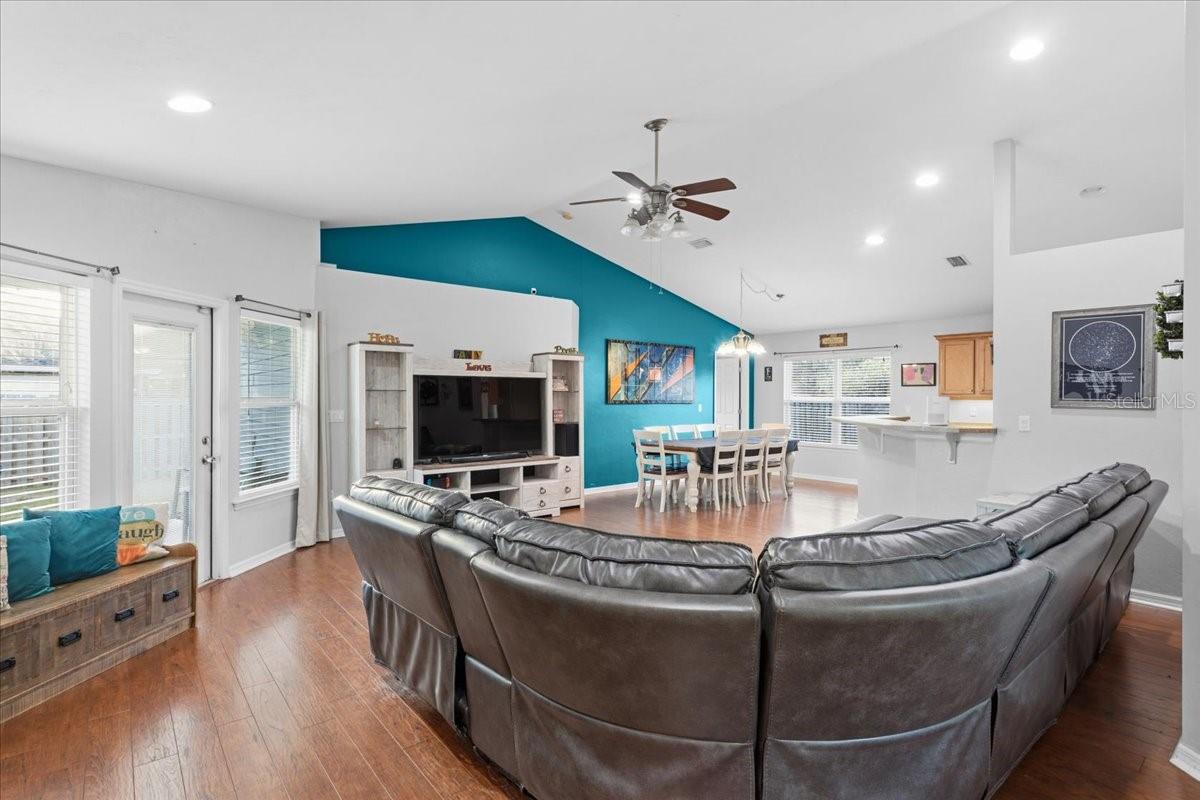 Image 3 of 32 For 934 255th Way