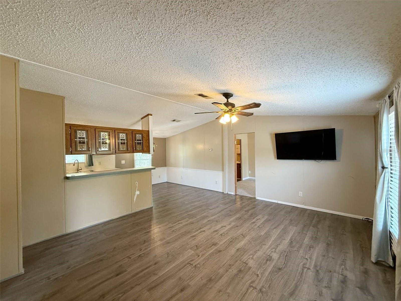 Image 22 of 36 For 6947 80th Place