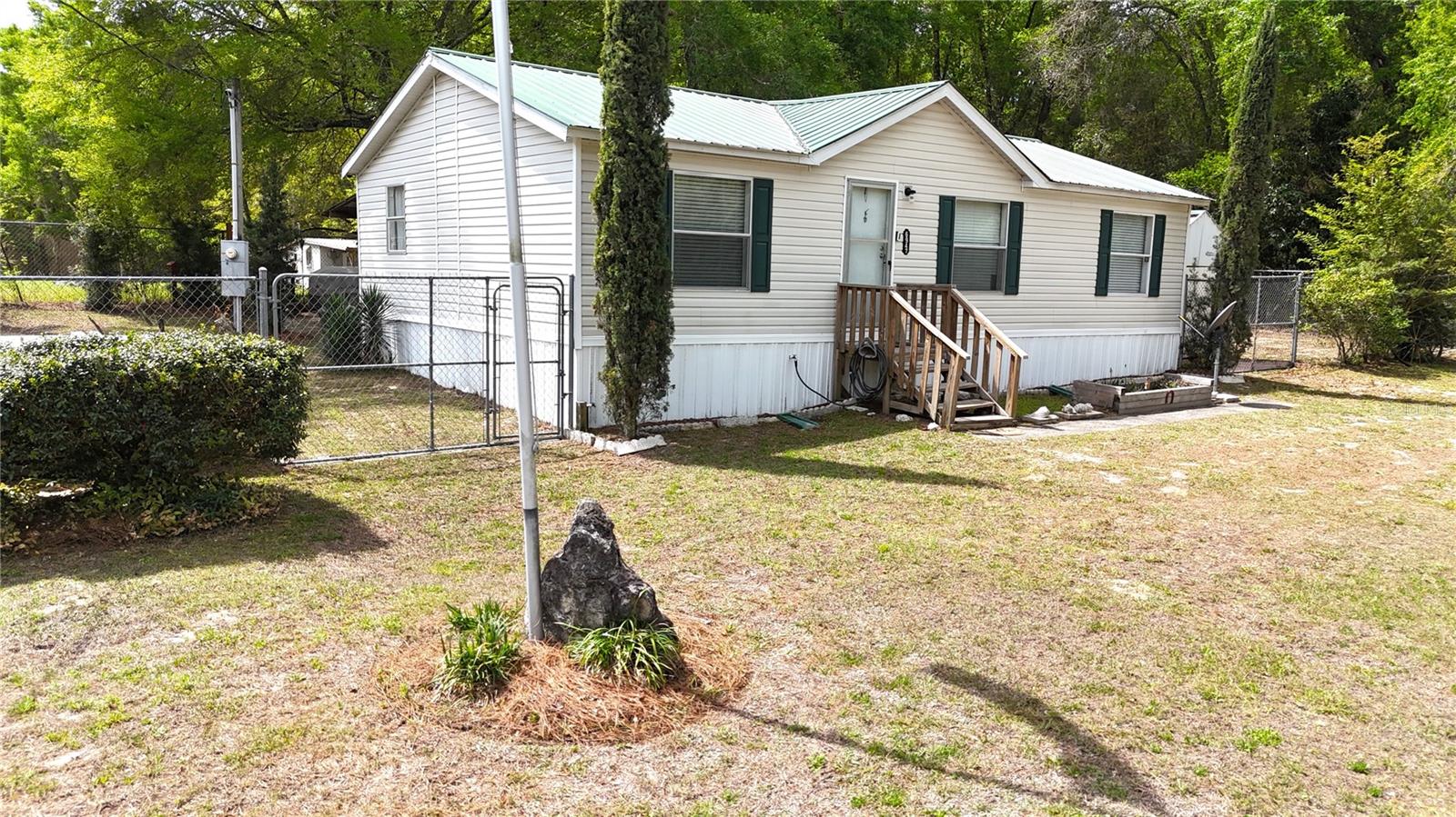 Image 3 of 36 For 6947 80th Place