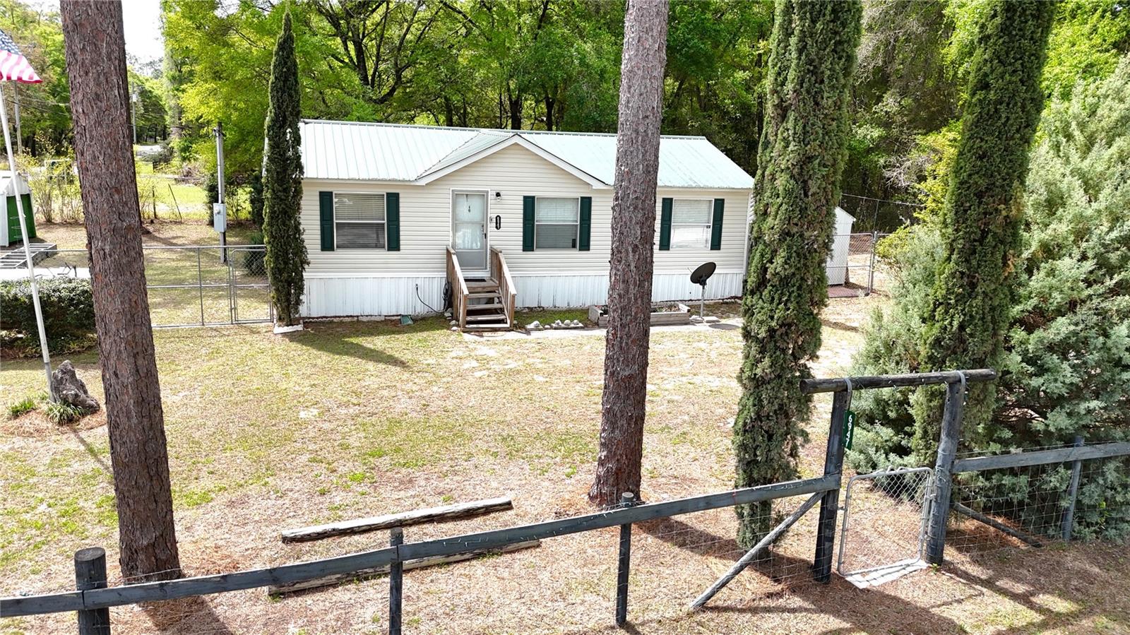 Image 4 of 36 For 6947 80th Place