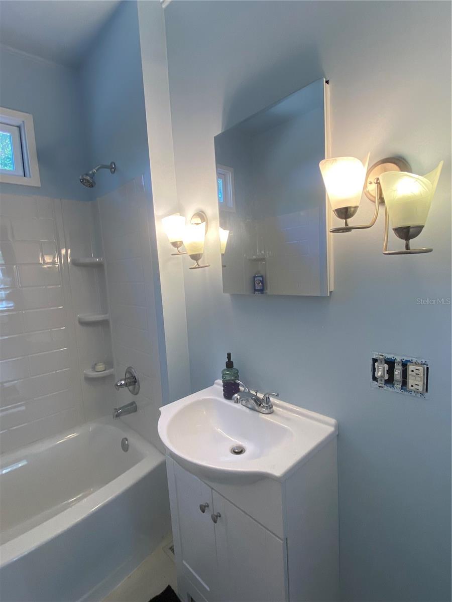 Image 17 of 24 For 6015 Quail Street