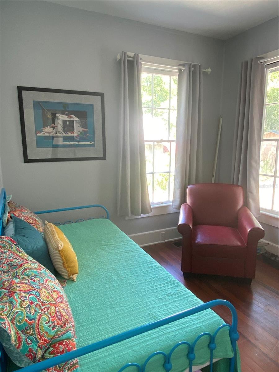 Image 18 of 24 For 6015 Quail Street