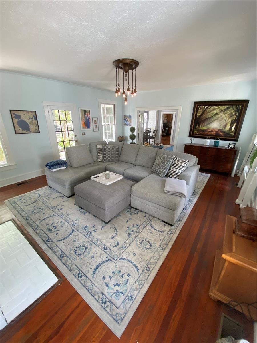 Image 8 of 24 For 6015 Quail Street