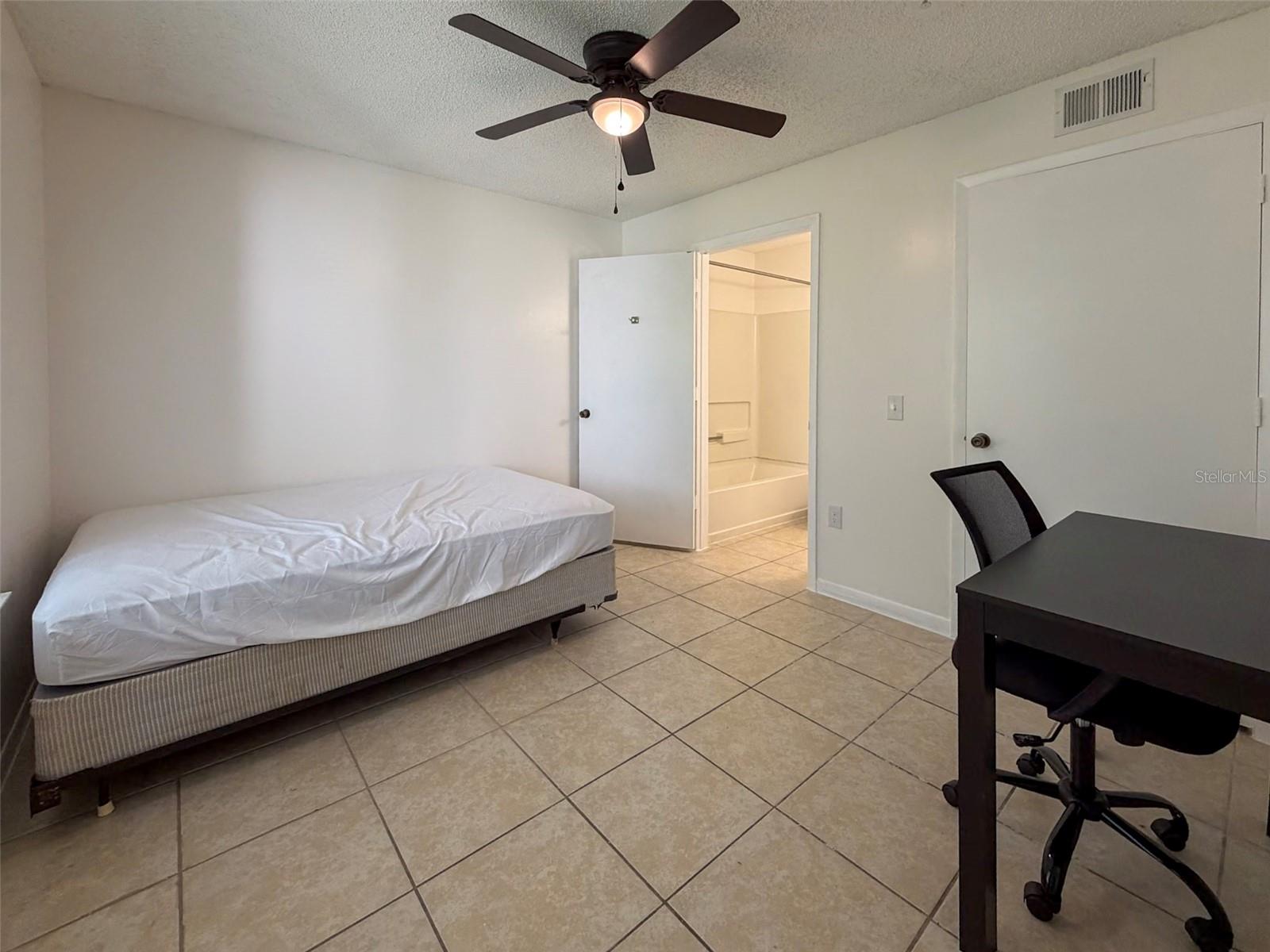 Image 23 of 31 For 3921 34th Street 301