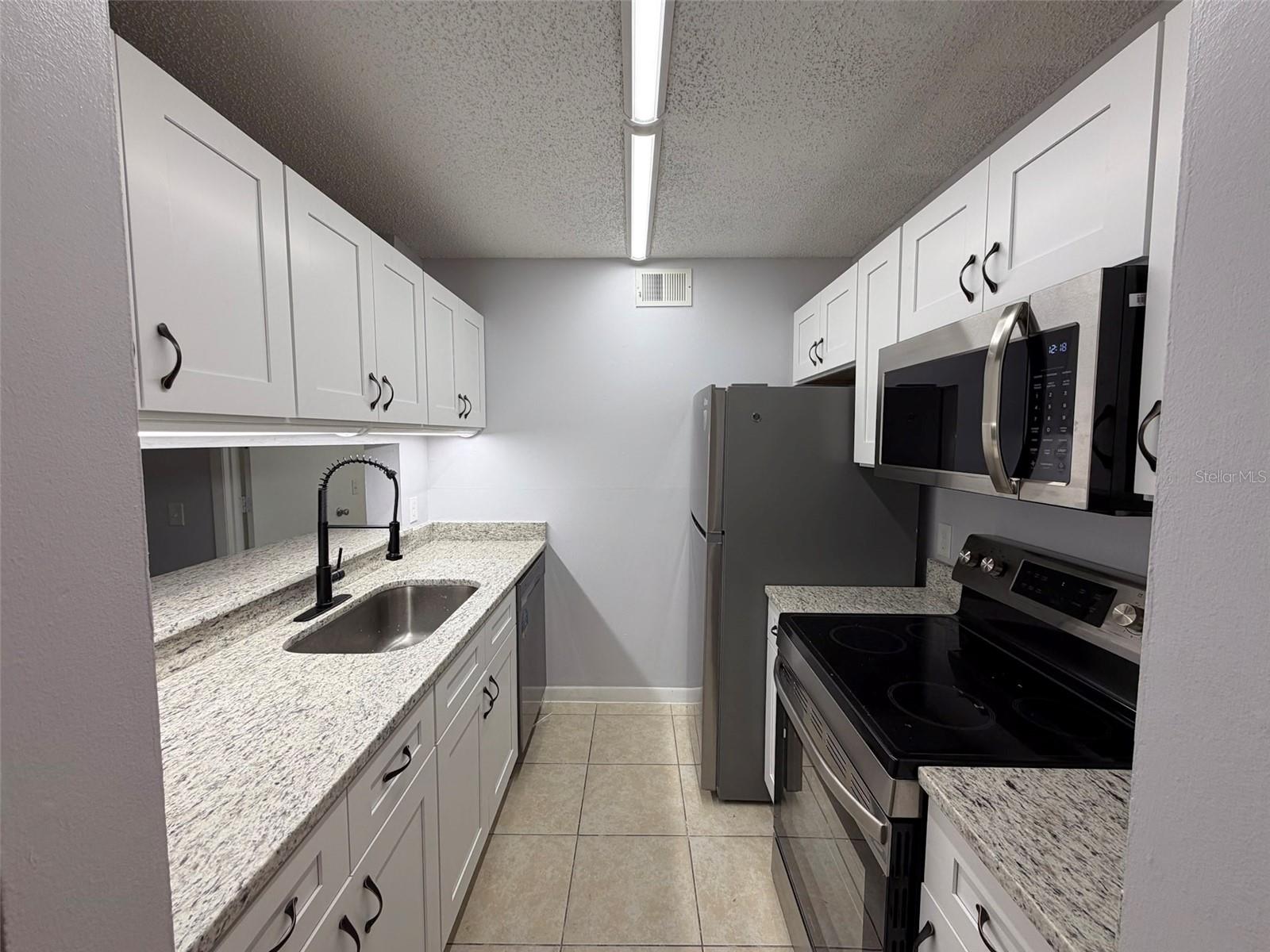 Image 3 of 31 For 3921 34th Street 301