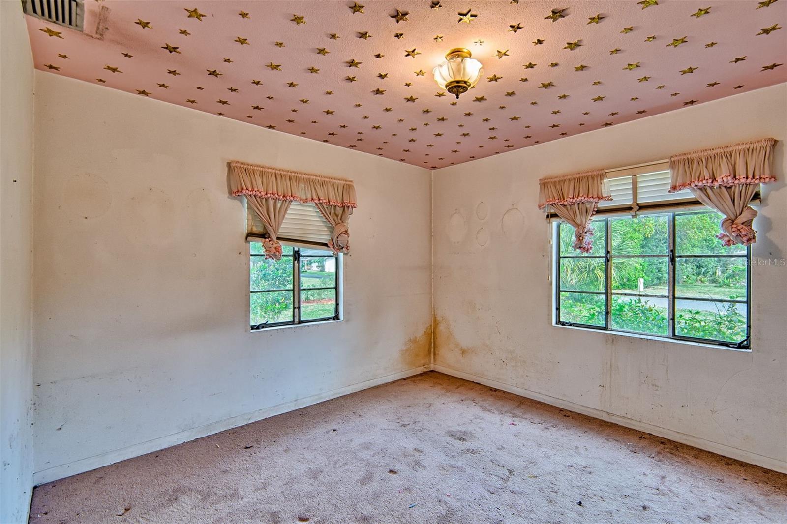 Image 11 of 33 For 948 6th Street