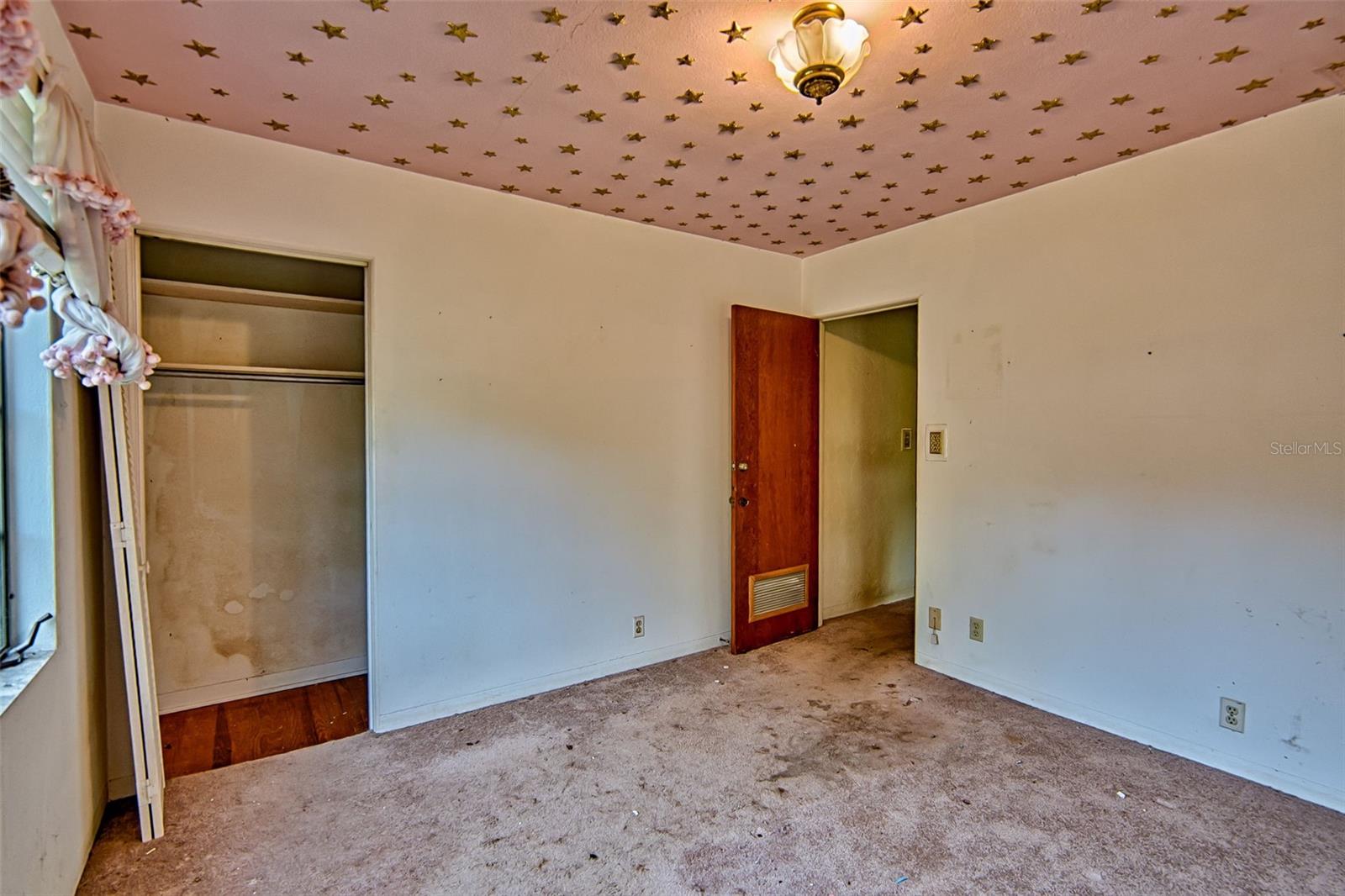 Image 12 of 33 For 948 6th Street