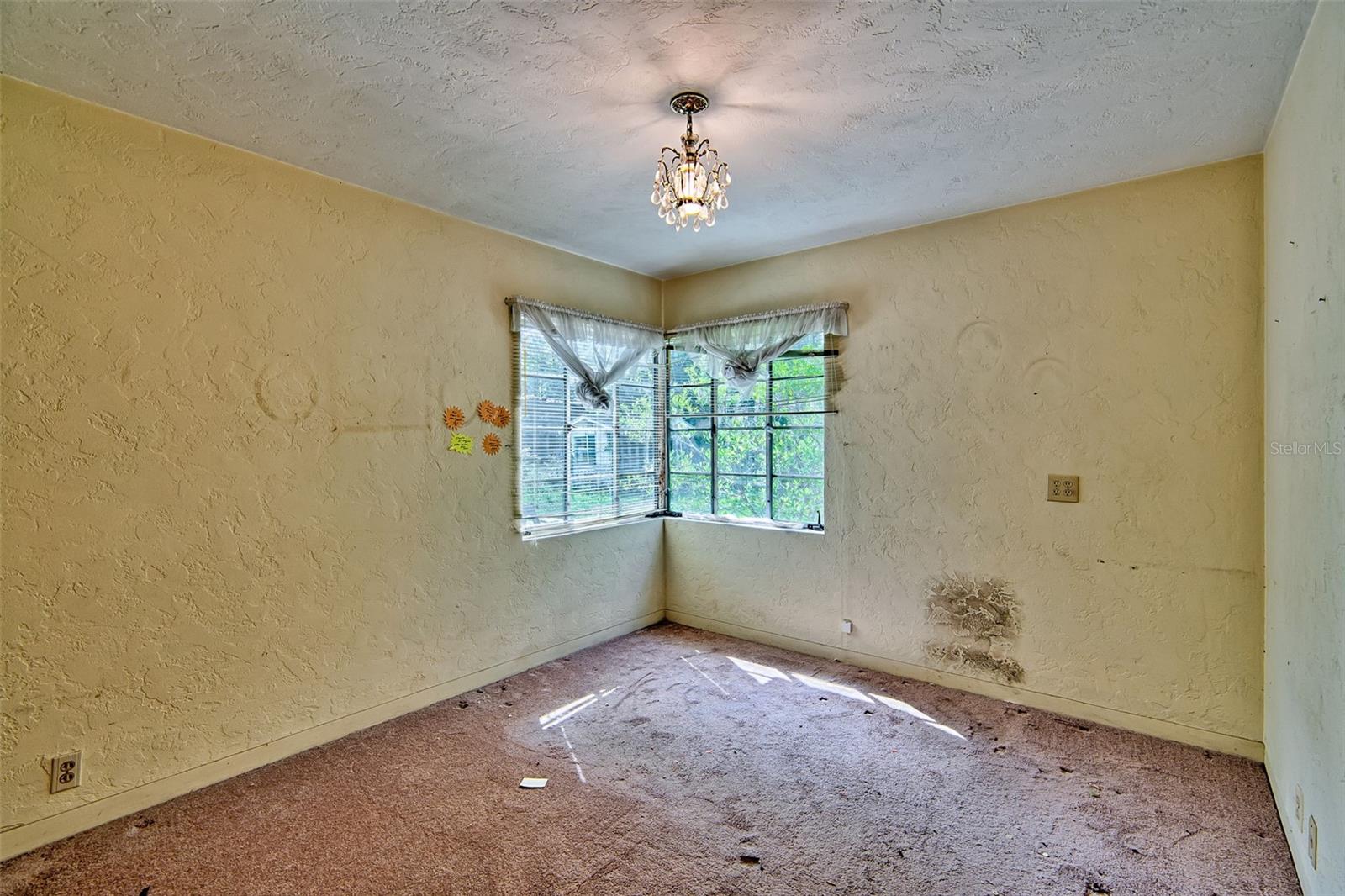 Image 20 of 33 For 948 6th Street