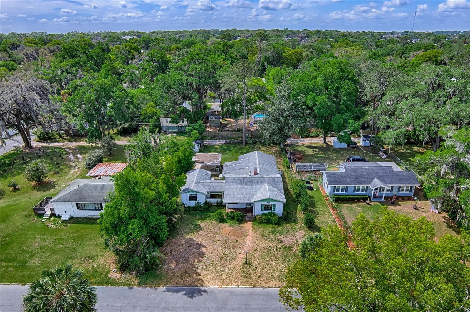 Image 32 of 33 For 948 6th Street