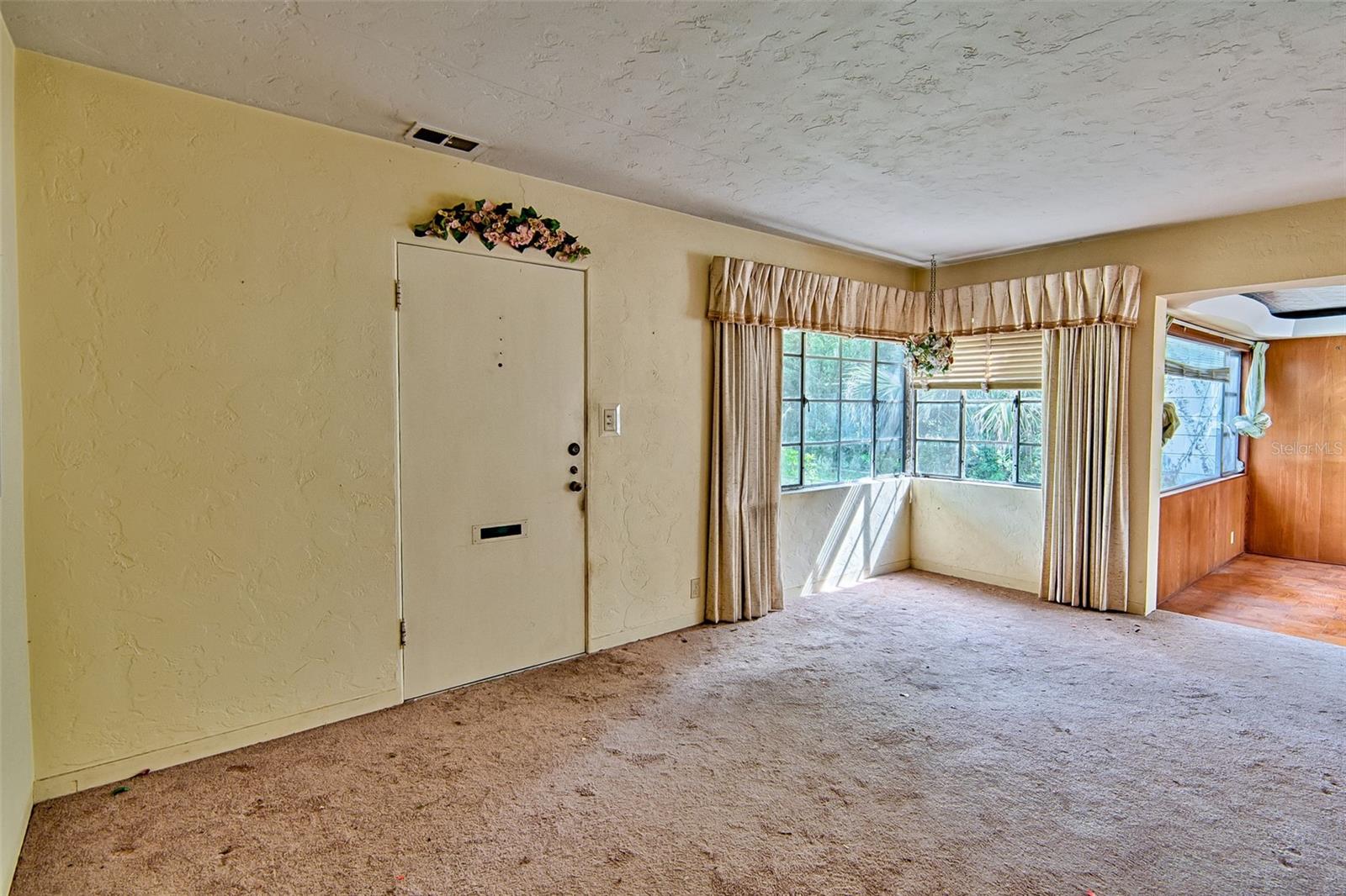 Image 4 of 33 For 948 6th Street