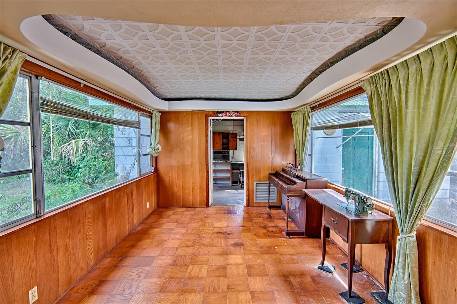 Image 5 of 33 For 948 6th Street