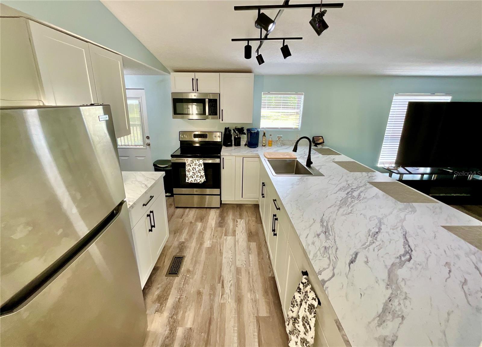 Image 28 of 64 For 175 Whirlwind Loop