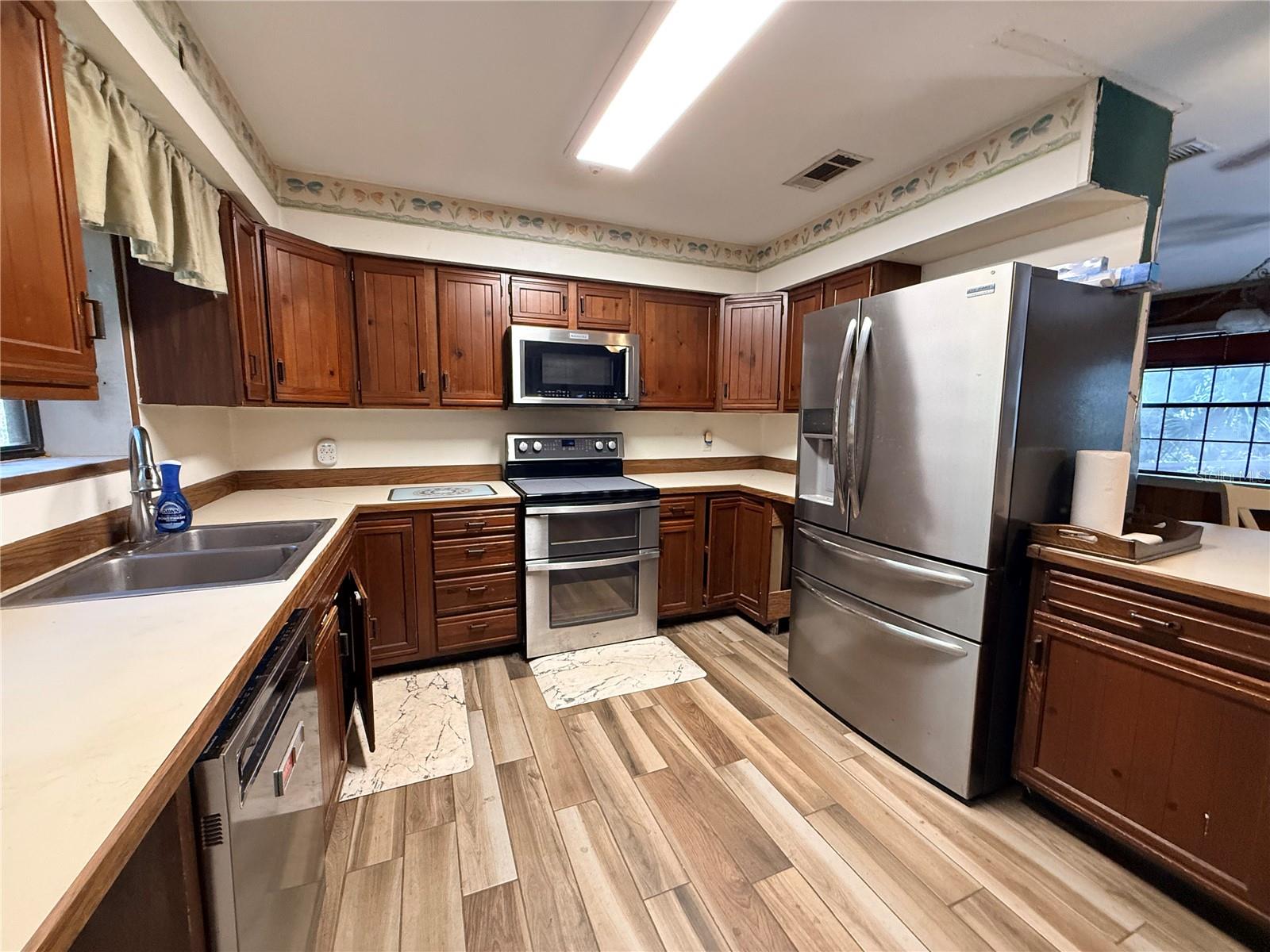 Image 13 of 25 For 6021 57th Way