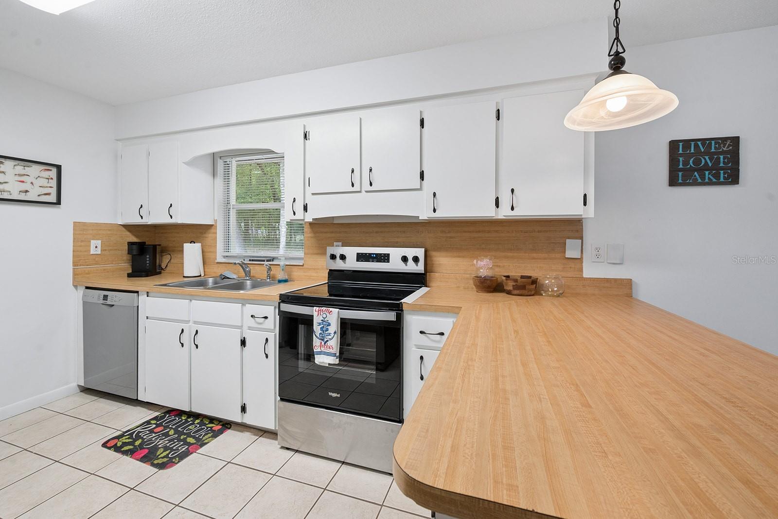 Image 12 of 30 For 102 Swans Nest Circle