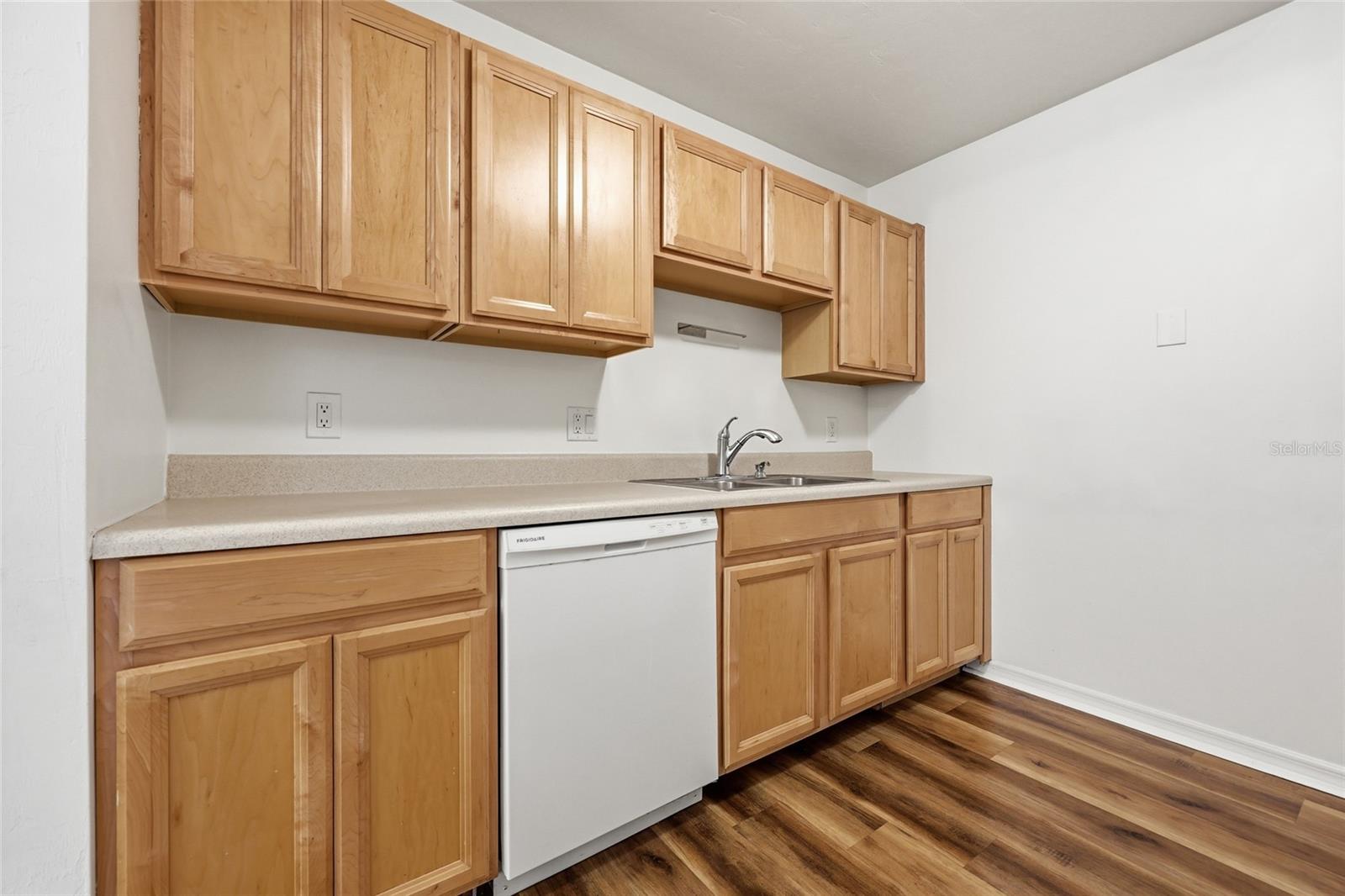 Image 5 of 18 For 10718 65th Way