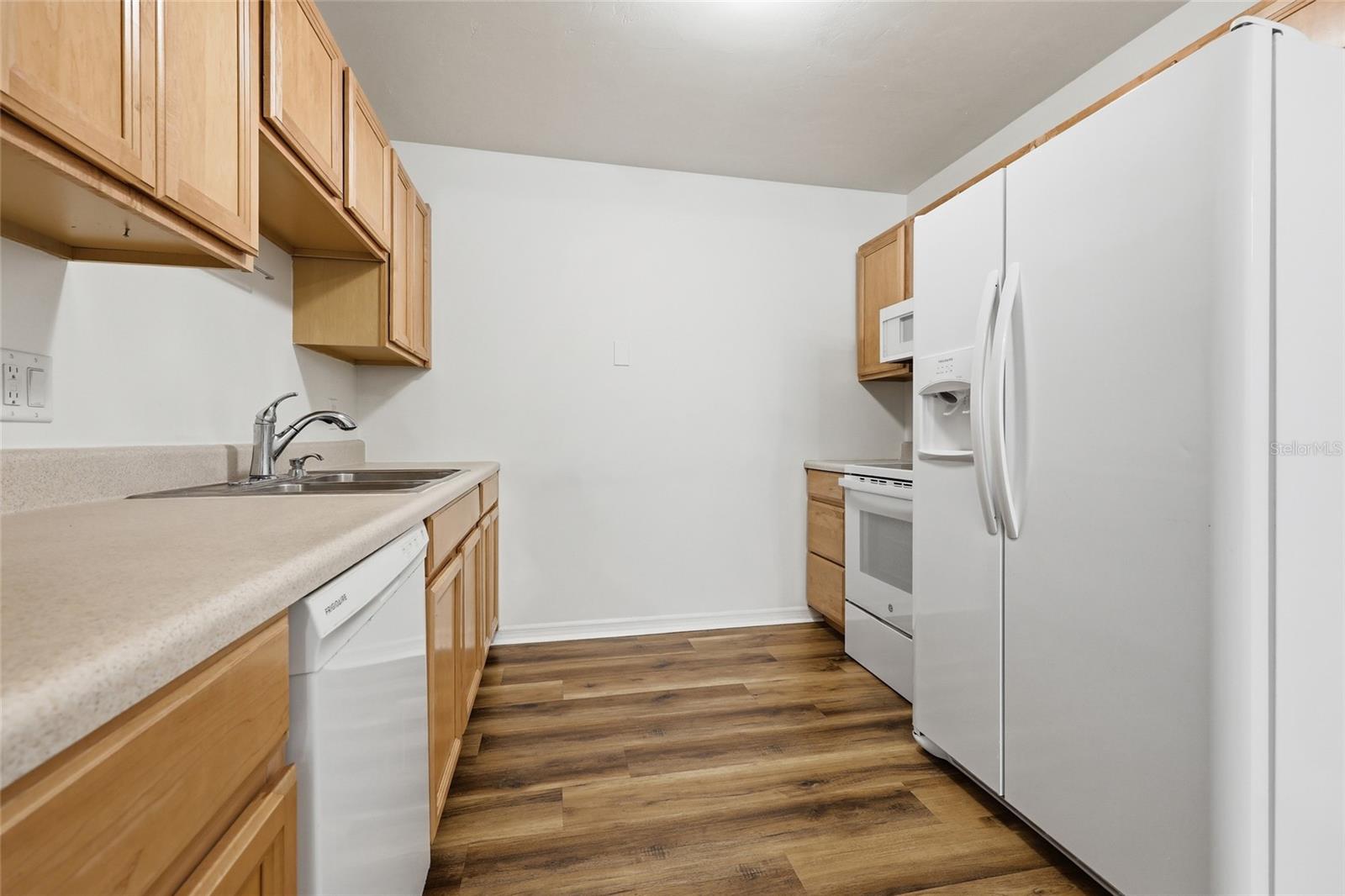 Image 7 of 18 For 10718 65th Way