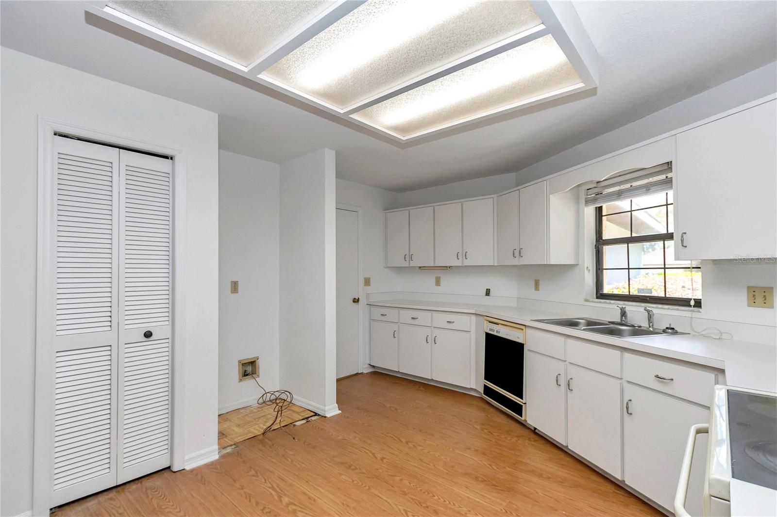 Image 27 of 54 For 8160 53rd Court