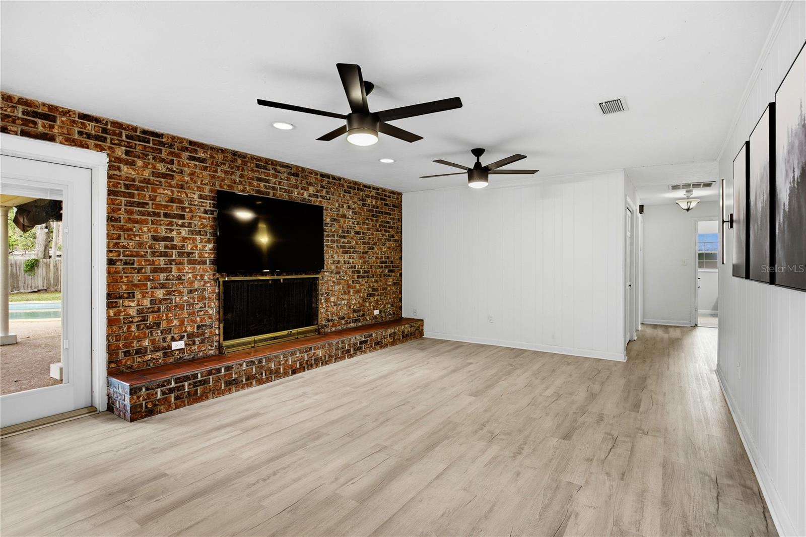 Image 16 of 58 For 3900 37th Place