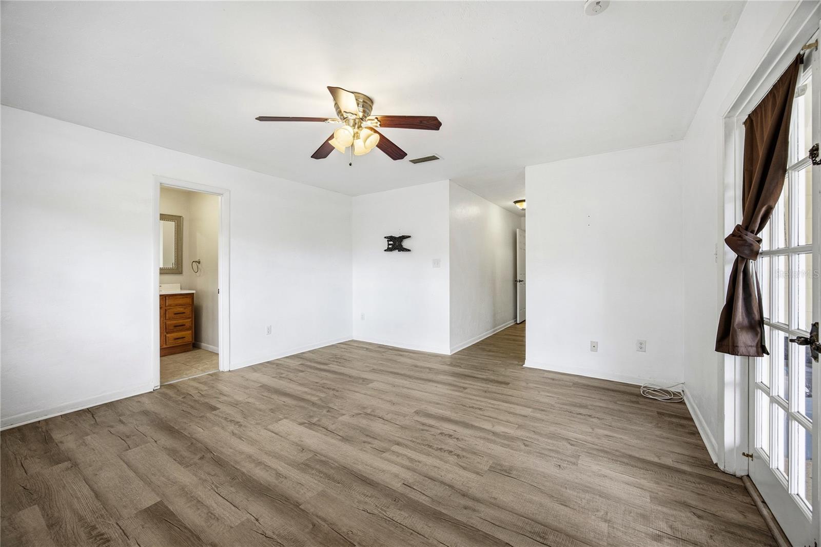 Image 27 of 58 For 3900 37th Place