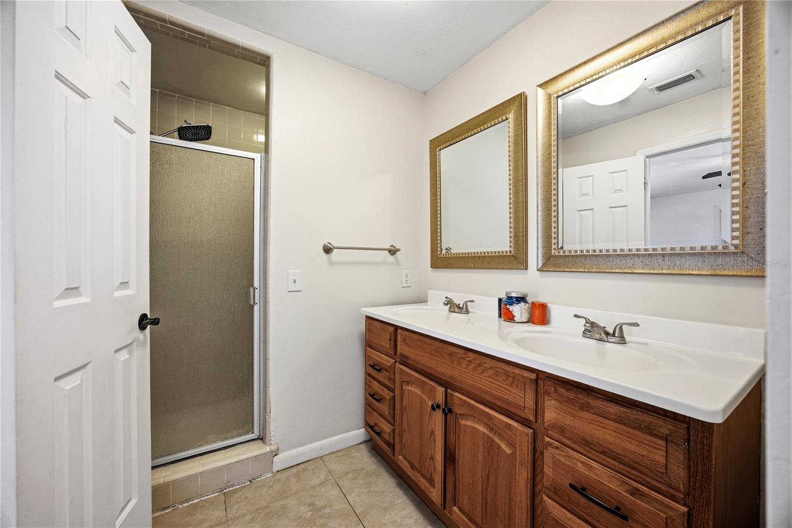 Image 28 of 58 For 3900 37th Place