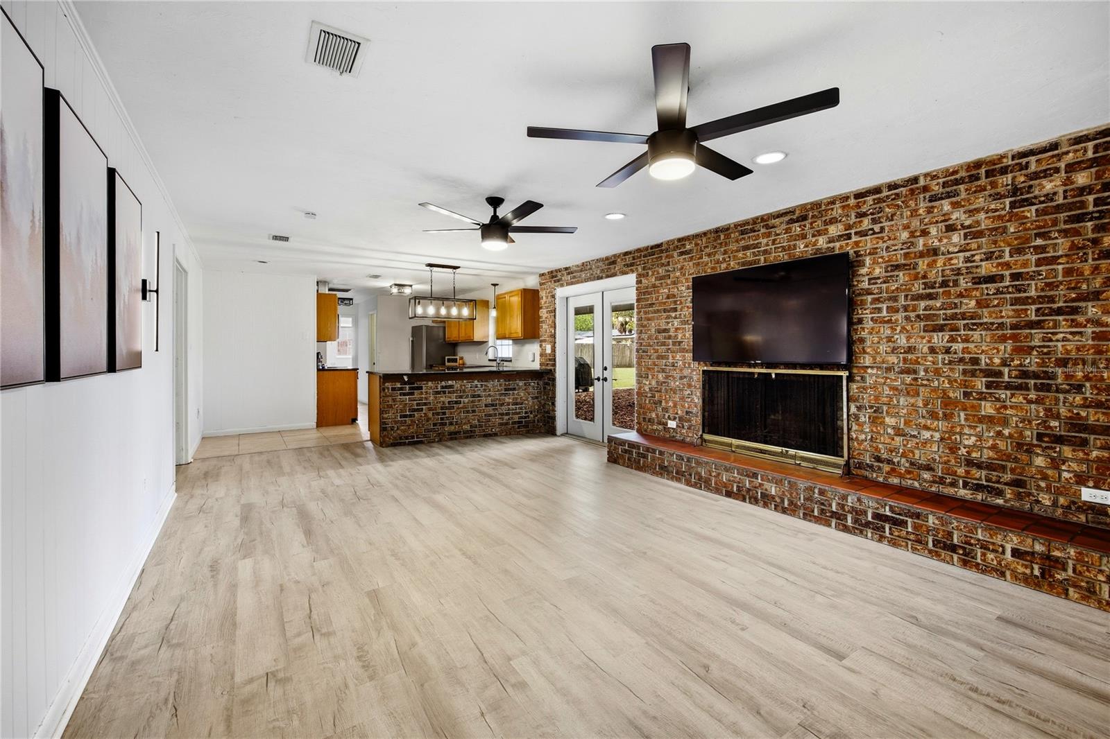 Image 5 of 58 For 3900 37th Place