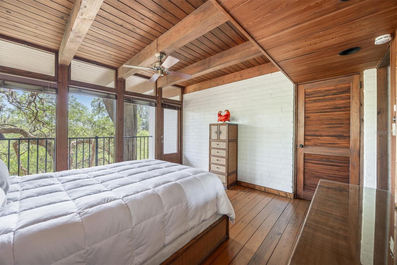 Image 32 of 93 For 6424 26th Pl