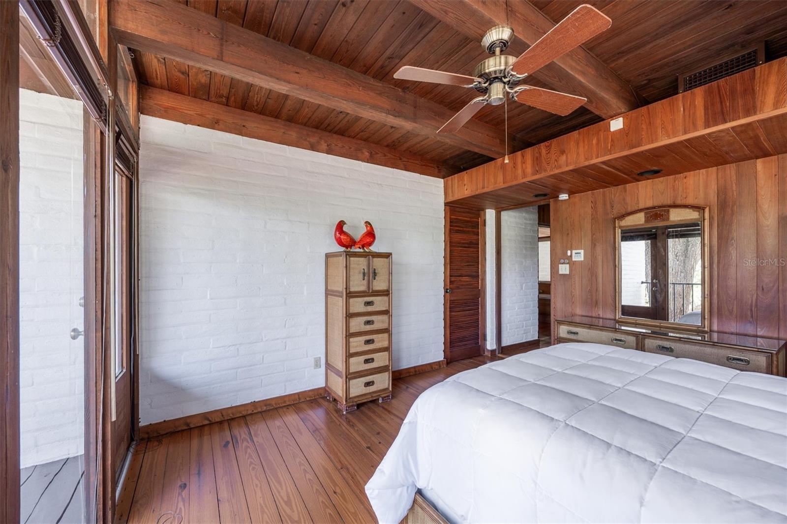 Image 33 of 93 For 6424 26th Pl