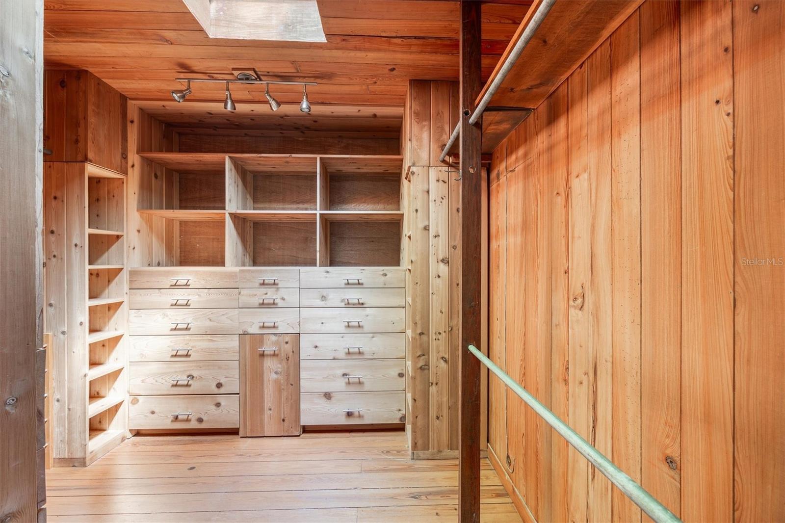 Image 38 of 93 For 6424 26th Pl