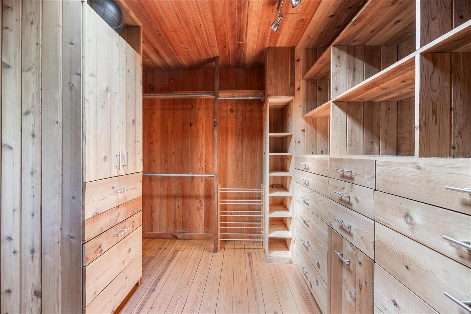 Image 39 of 93 For 6424 26th Pl