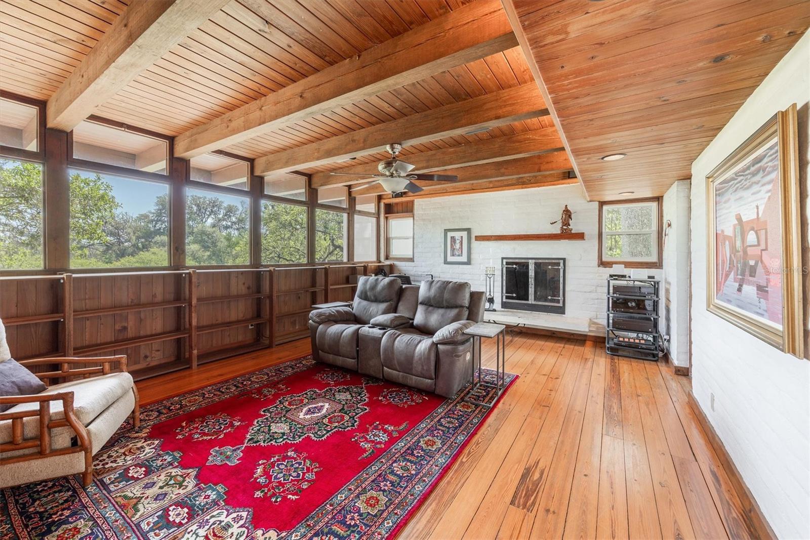 Image 42 of 93 For 6424 26th Pl