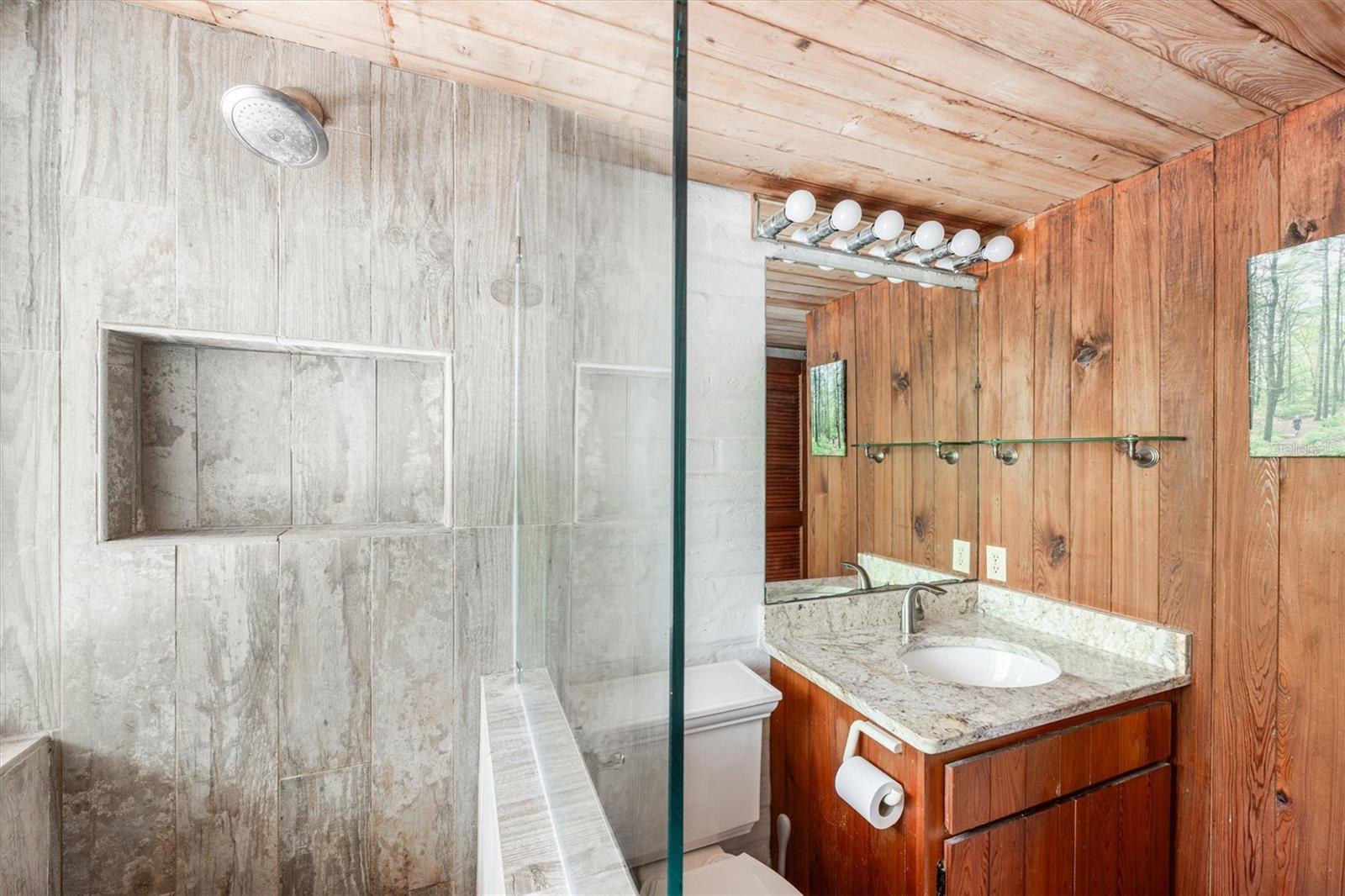 Image 49 of 93 For 6424 26th Pl