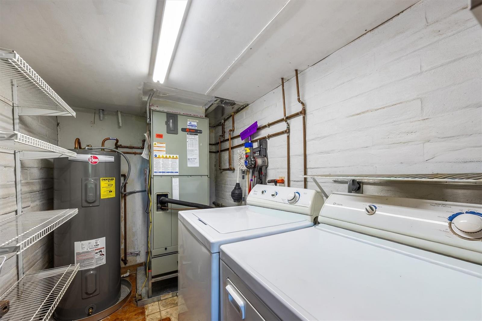 Image 59 of 93 For 6424 26th Pl