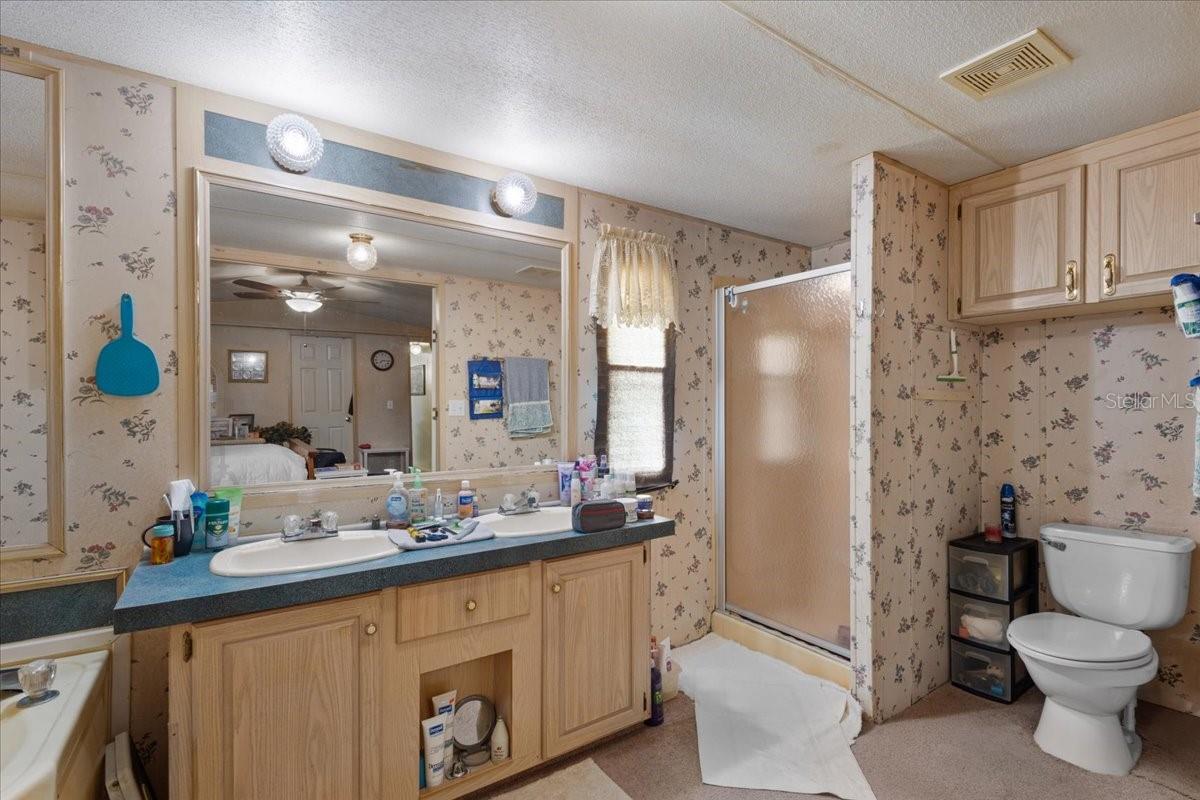 Image 19 of 40 For 187 Loxley Glen