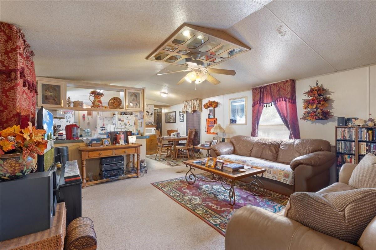 Image 2 of 40 For 187 Loxley Glen