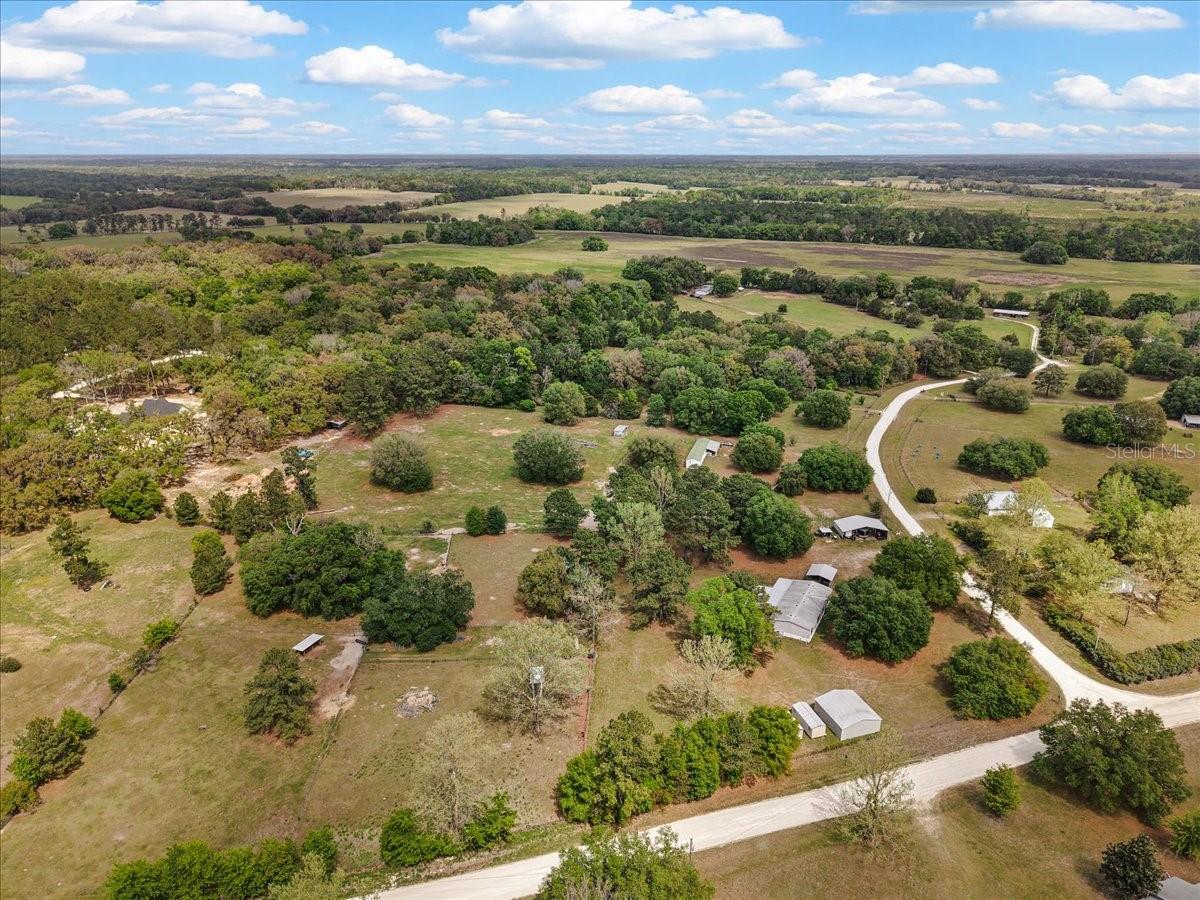 Image 33 of 40 For 187 Loxley Glen