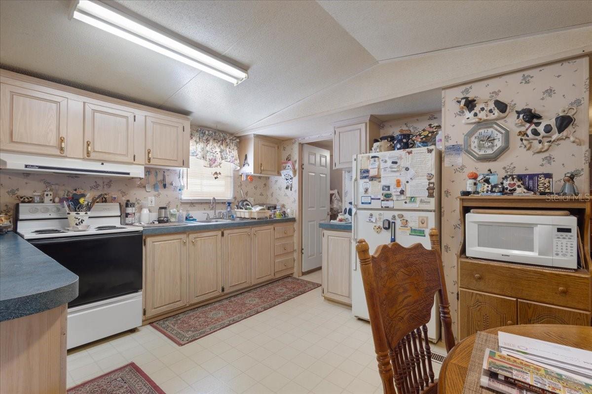 Image 6 of 40 For 187 Loxley Glen