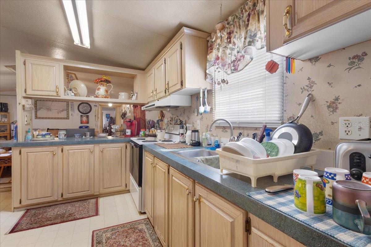 Image 7 of 40 For 187 Loxley Glen